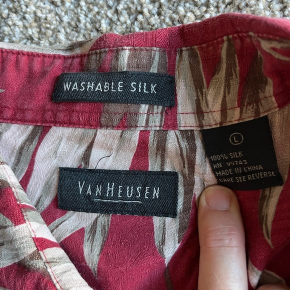 Men’s large Luau button up short sleeve shirt. 100% silk machine washable - Picture 2 of 3